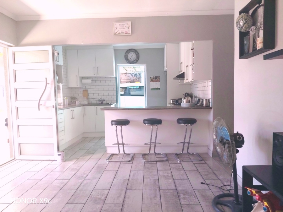 3 Bedroom Property for Sale in Silversands Western Cape